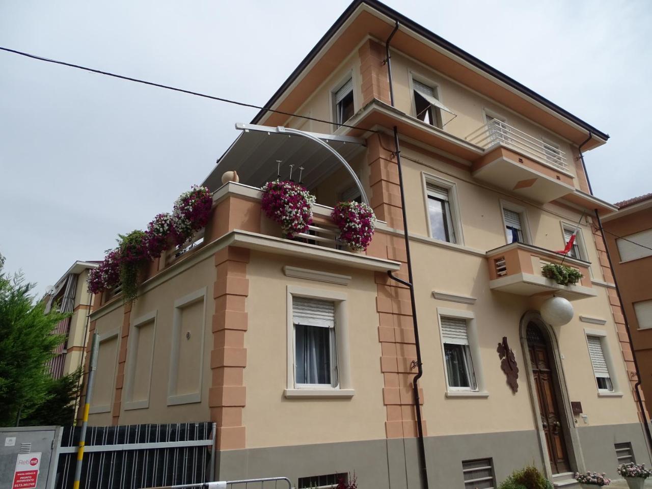 La Pajassa Bed & Breakfast Alba  Exterior photo